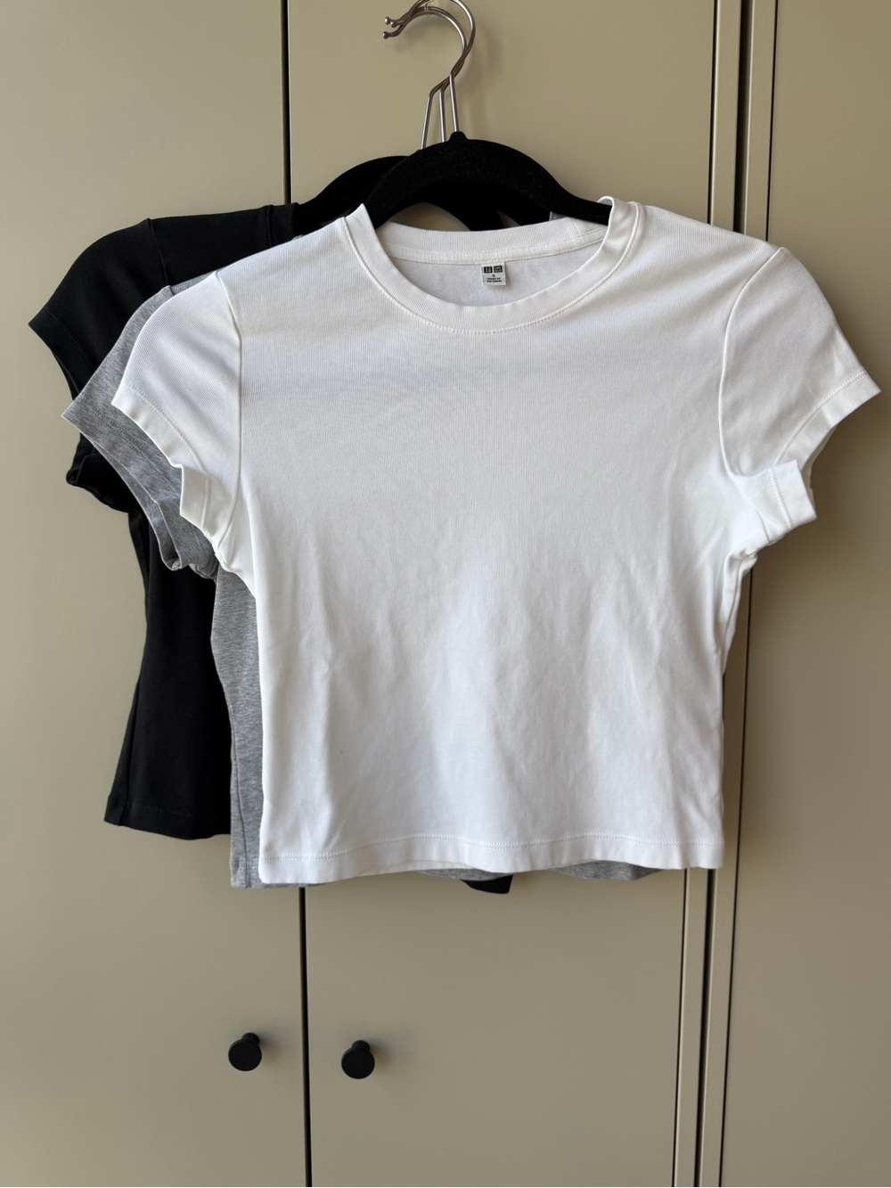 Uniqlo White Short Sleeve Crewneck Tee (3 Pack Set with Black, White & Grey)